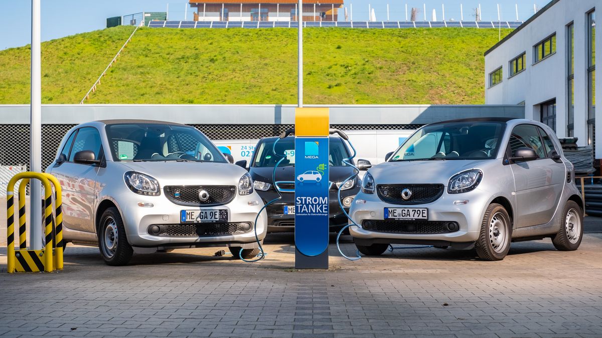 Autos aus dem elektrischen Fuhrpark der MEGA
